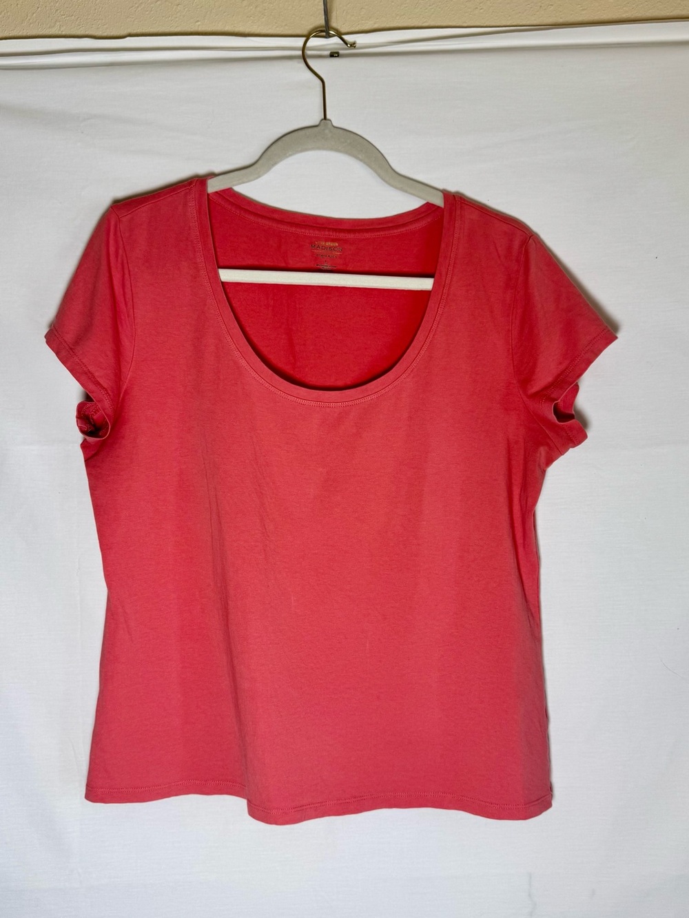 Women's Scoop Neck Short Sleeve Top - Coral